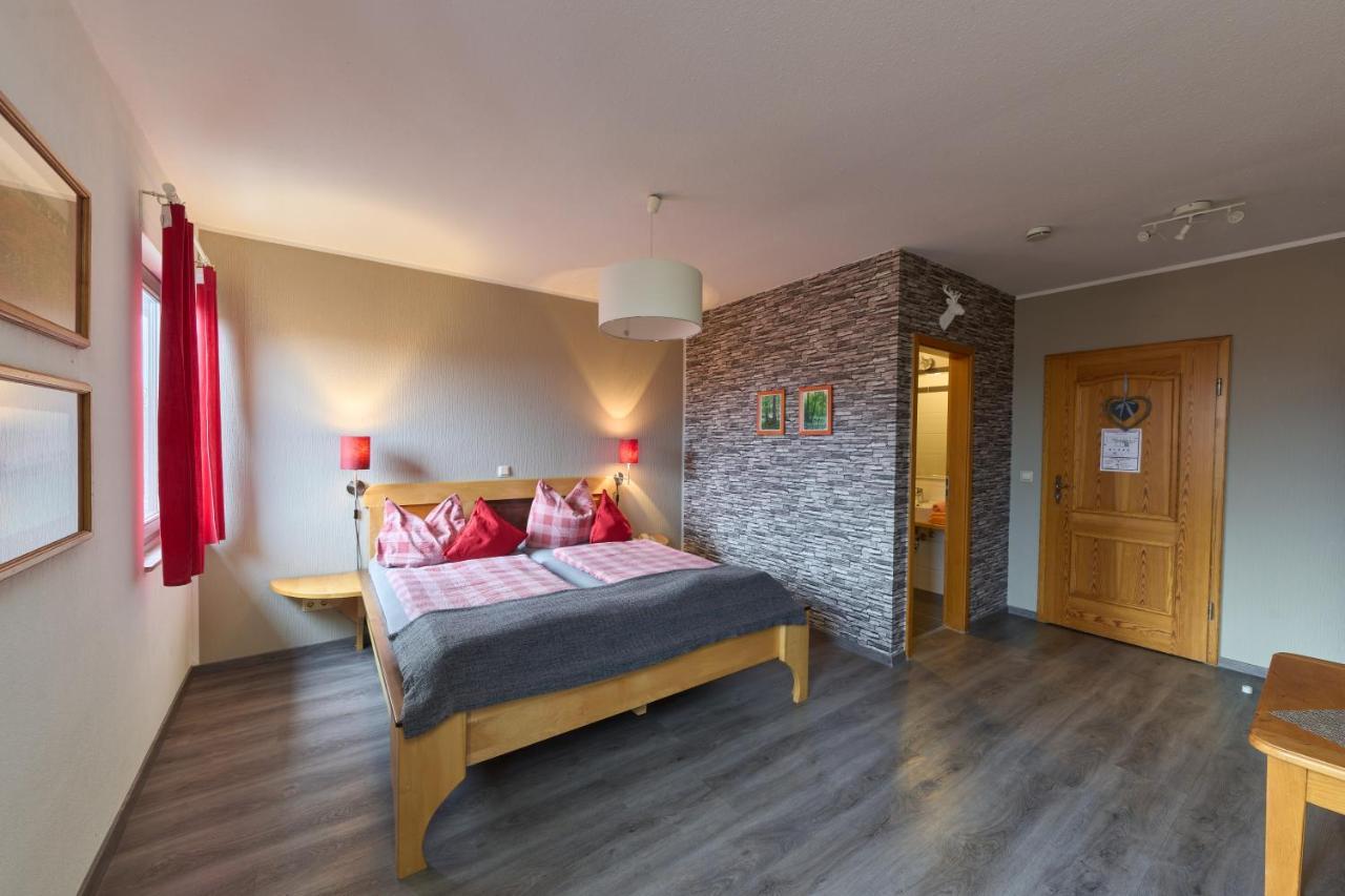 Landhotel Brauner Hirsch Kammerforst Bagian luar foto