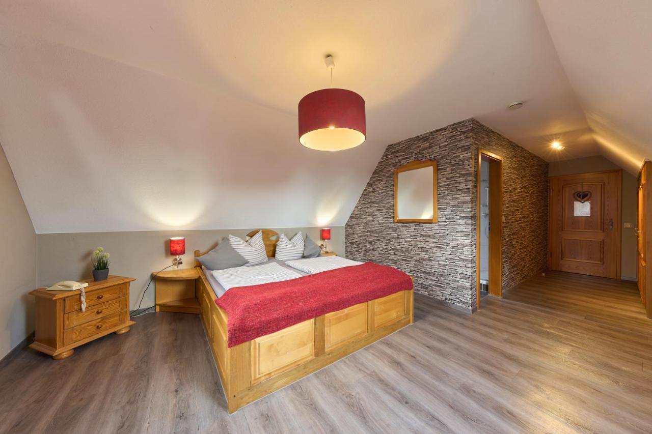 Landhotel Brauner Hirsch Kammerforst Bagian luar foto