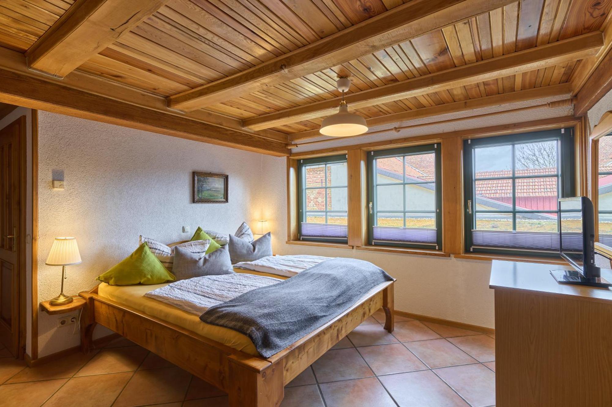 Landhotel Brauner Hirsch Kammerforst Ruang foto